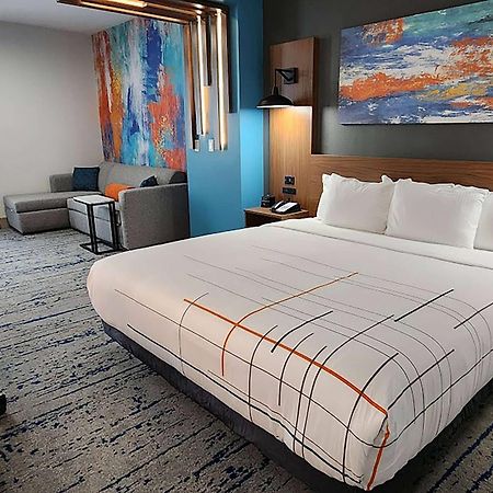 La Quinta Inn & Suites By Wyndham Austin South Εξωτερικό φωτογραφία
