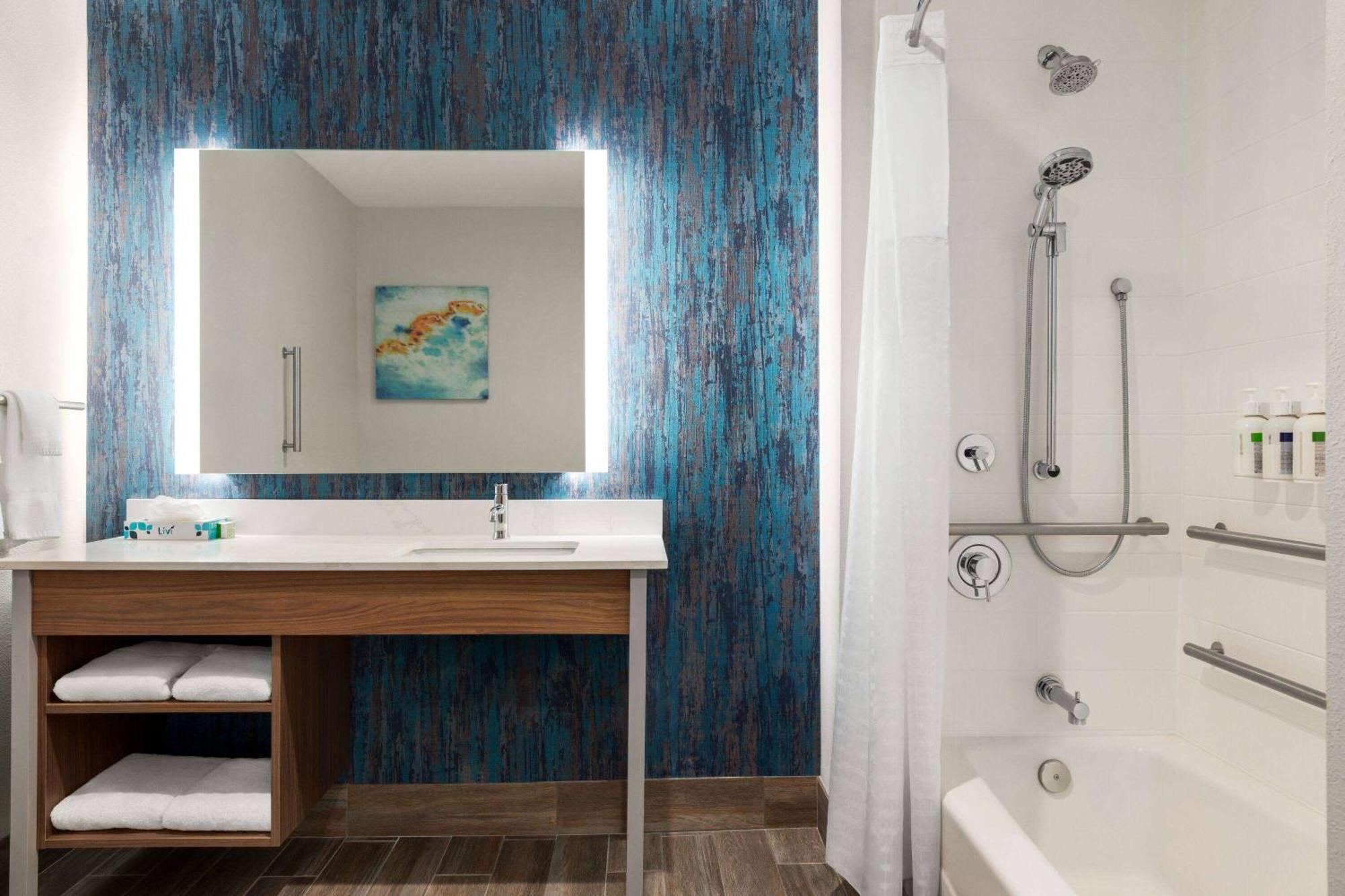 La Quinta Inn & Suites By Wyndham Austin South Εξωτερικό φωτογραφία