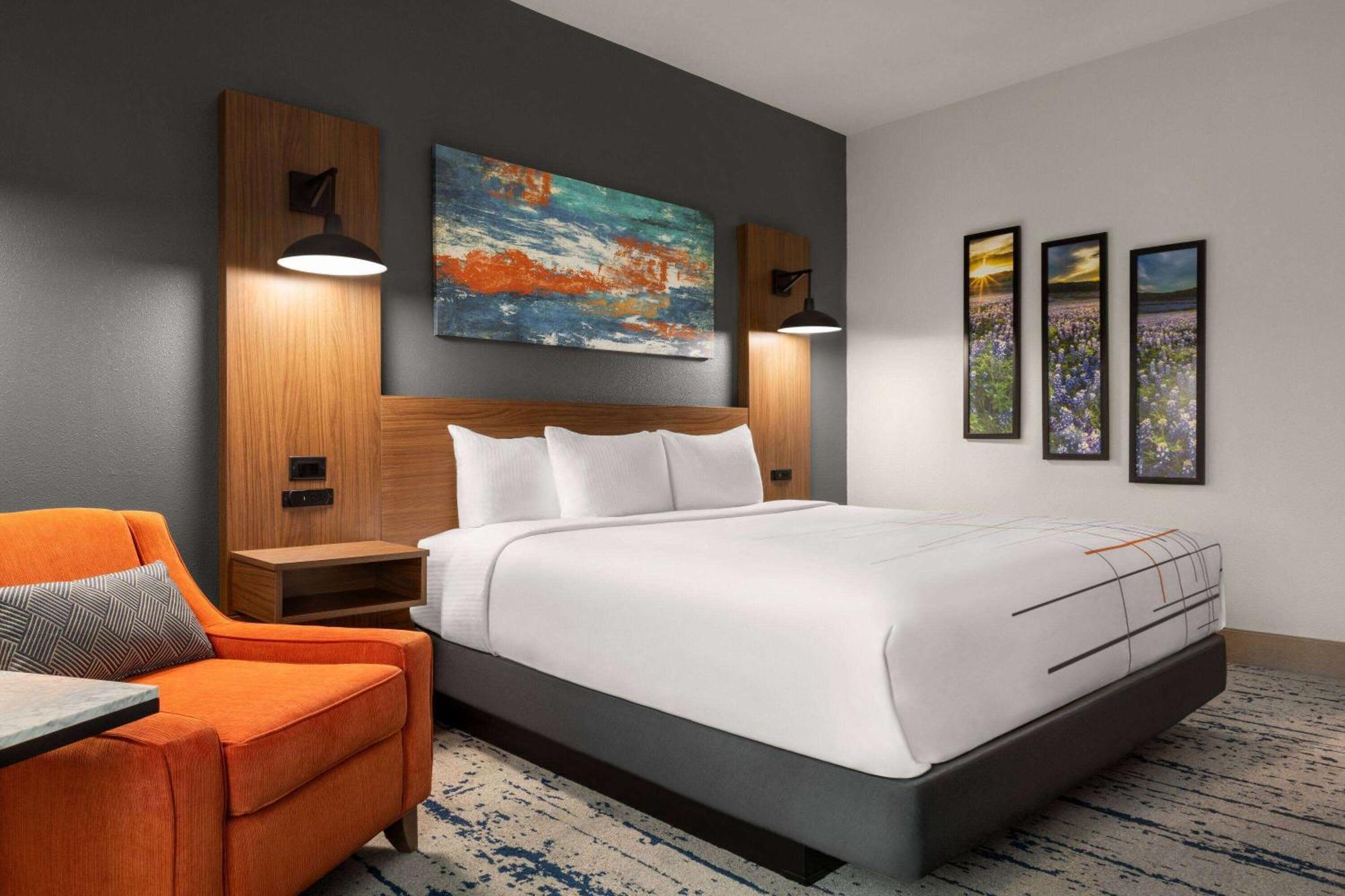 La Quinta Inn & Suites By Wyndham Austin South Εξωτερικό φωτογραφία