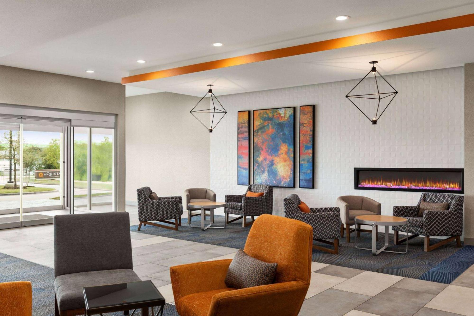La Quinta Inn & Suites By Wyndham Austin South Εξωτερικό φωτογραφία