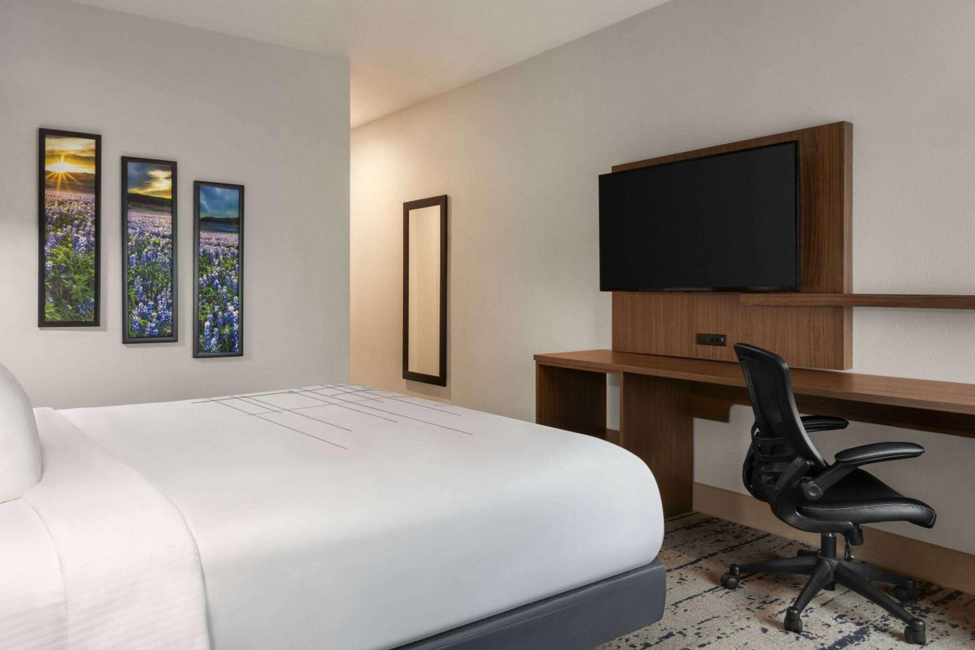 La Quinta Inn & Suites By Wyndham Austin South Εξωτερικό φωτογραφία