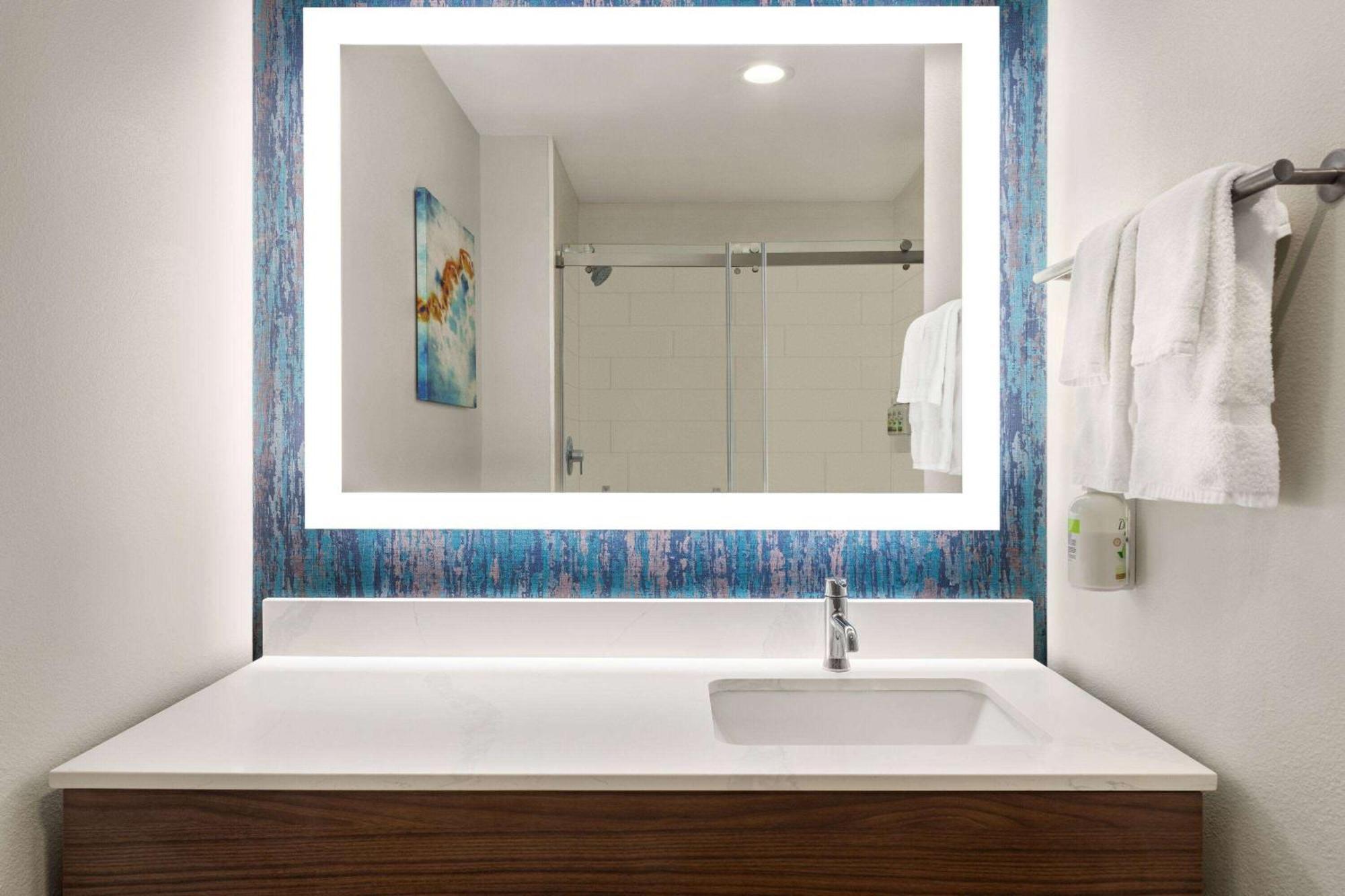 La Quinta Inn & Suites By Wyndham Austin South Εξωτερικό φωτογραφία
