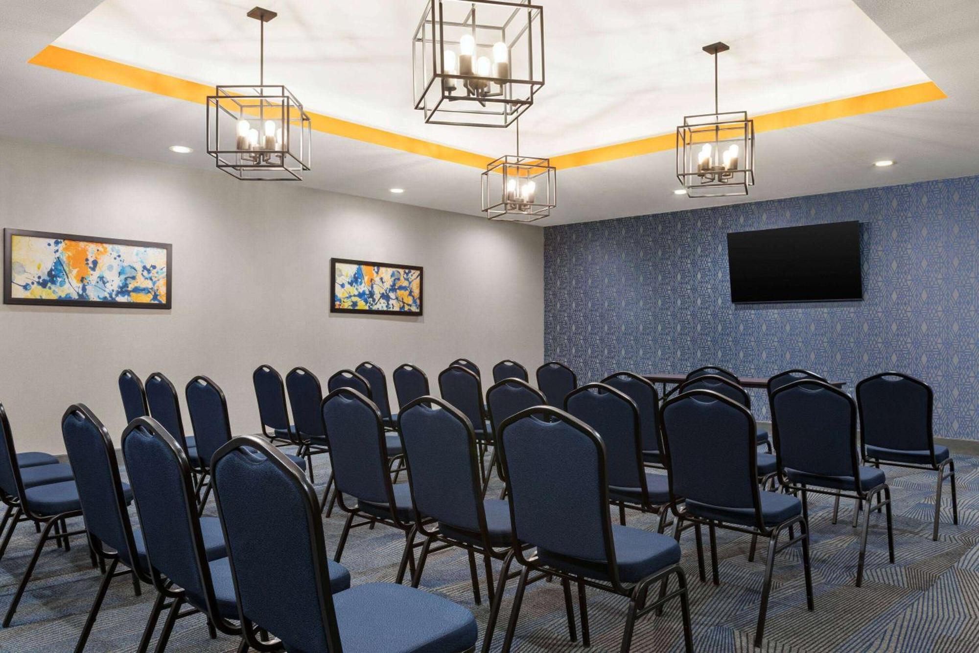 La Quinta Inn & Suites By Wyndham Austin South Εξωτερικό φωτογραφία
